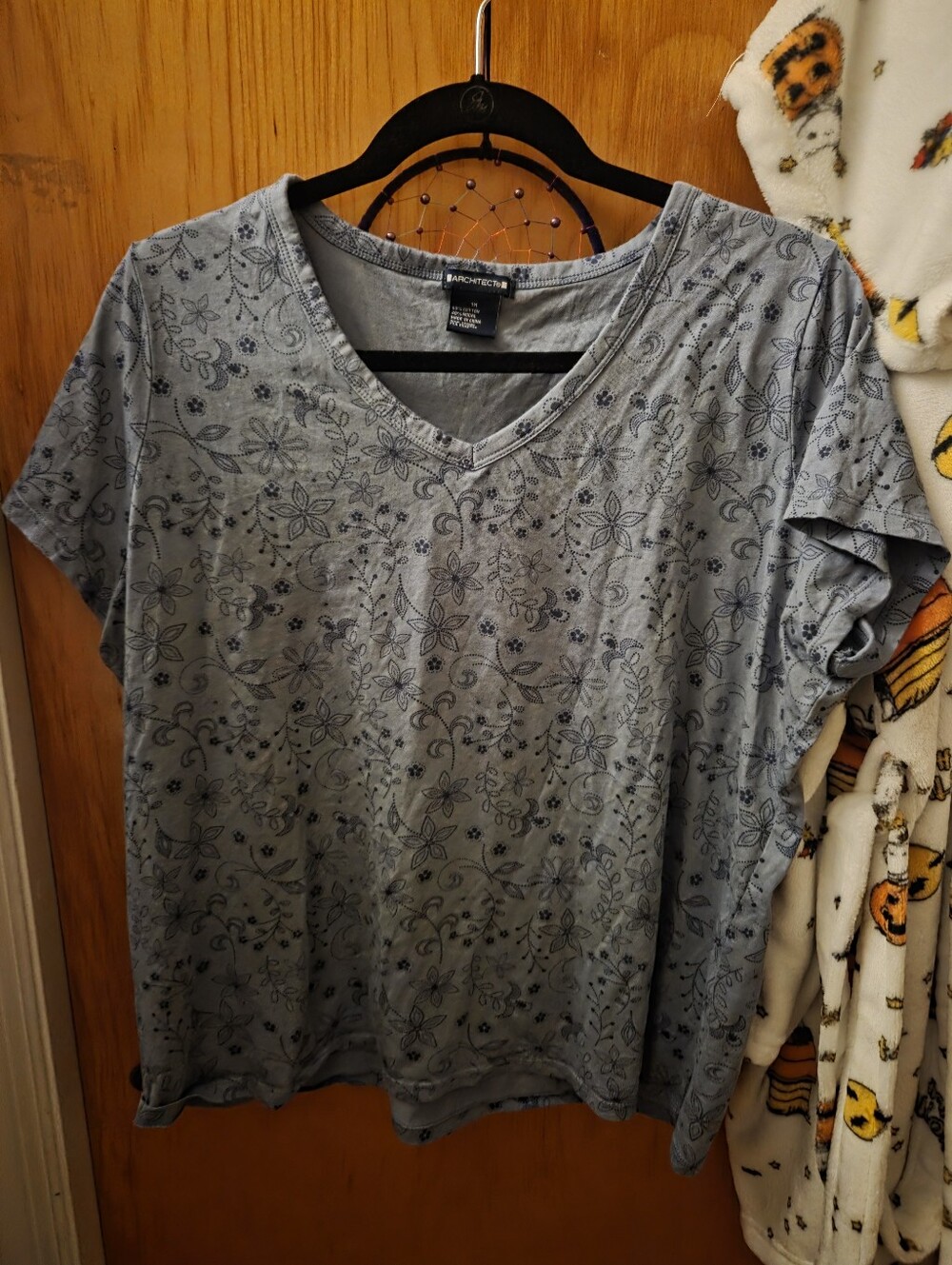 Architect Blue Floral V-Neck Short Sleeve Top